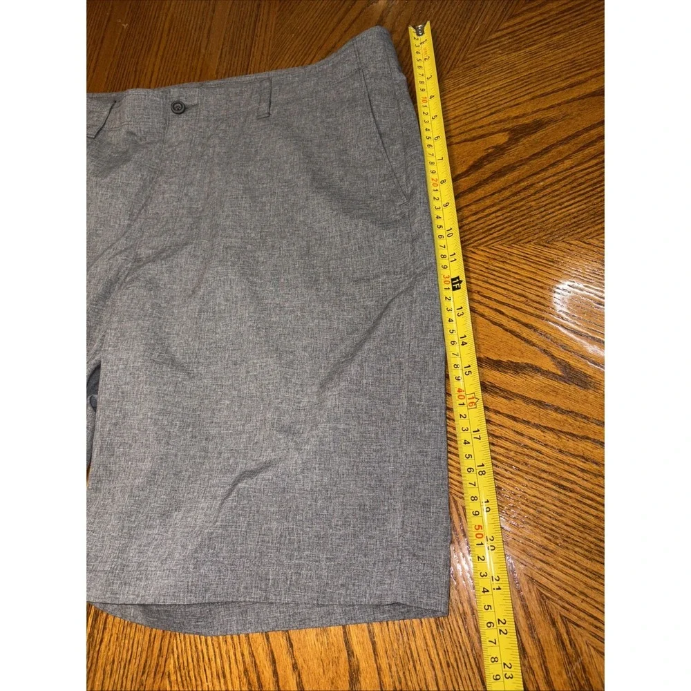 PGA Tour Mens Golf Chino Shorts Gray Lightweight Performance Zip Up Size 38‎